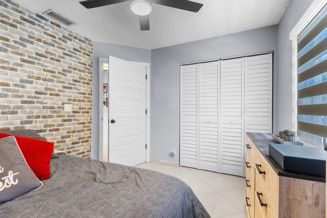 17816 SW 10th Ln, Pembroke Pines, FL 33029