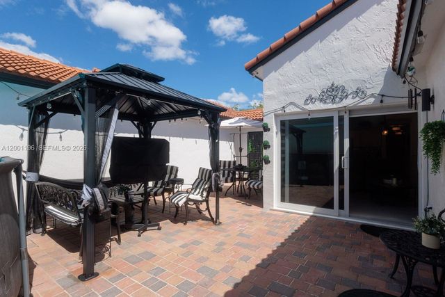 17816 SW 10th Ln, Pembroke Pines, FL 33029