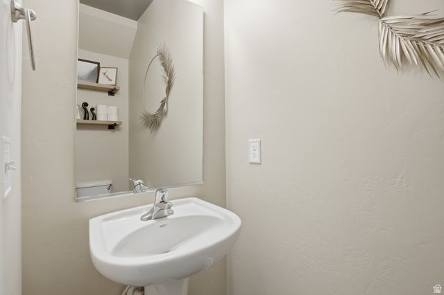 860 W PANTANI CT, Midvale, UT 84047