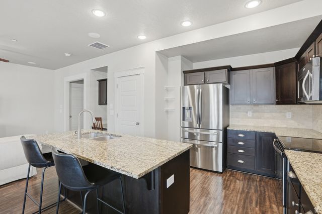 860 W PANTANI CT, Midvale, UT 84047