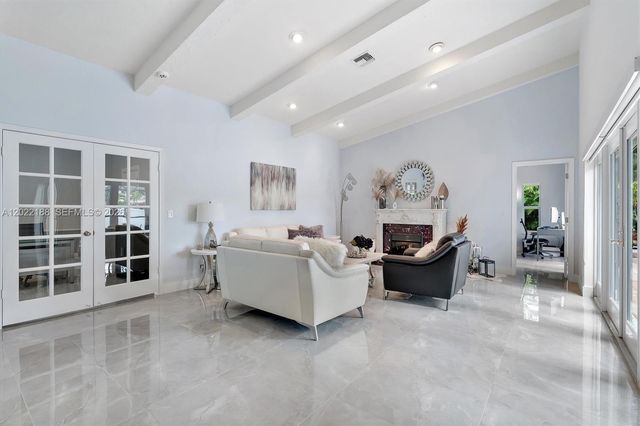 1001 SW 93rd Avenue, Plantation, FL 33324