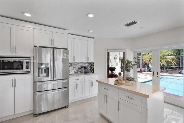 1001 SW 93rd Avenue, Plantation, FL 33324