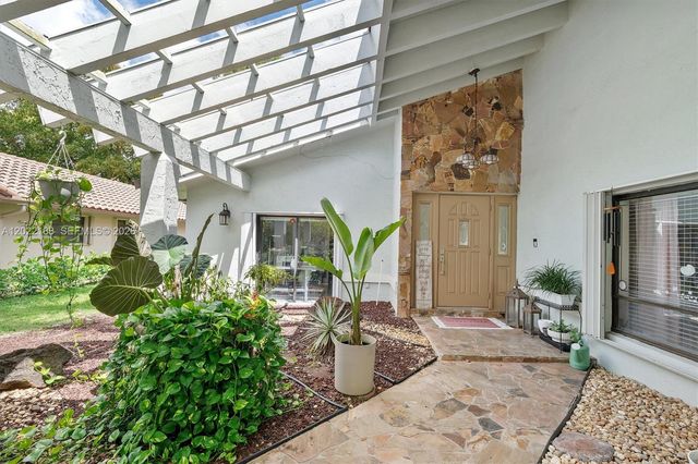1001 SW 93rd Avenue, Plantation, FL 33324