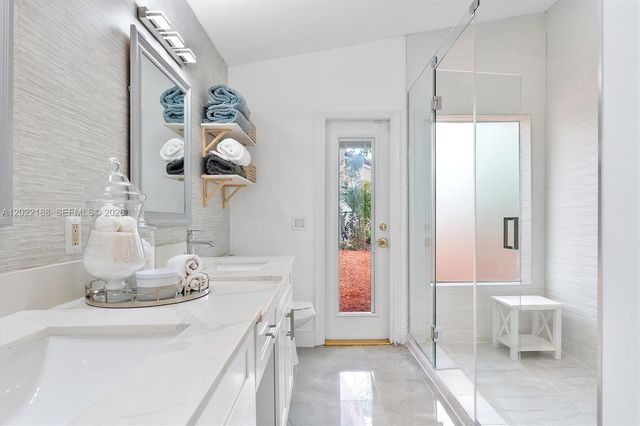 1001 SW 93rd Avenue, Plantation, FL 33324