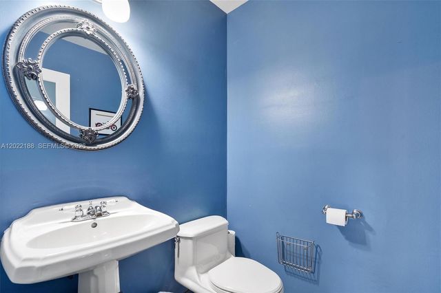 1001 SW 93rd Avenue, Plantation, FL 33324