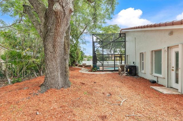 1001 SW 93rd Avenue, Plantation, FL 33324