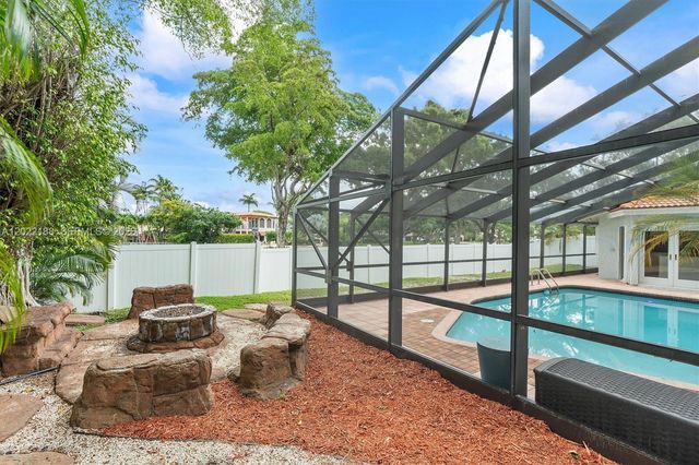 1001 SW 93rd Avenue, Plantation, FL 33324
