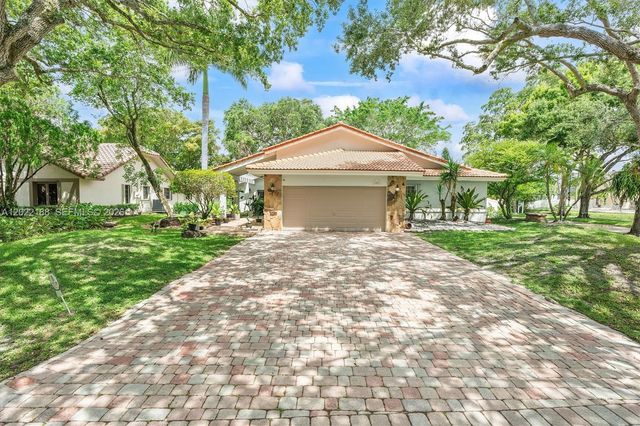 1001 SW 93rd Avenue, Plantation, FL 33324