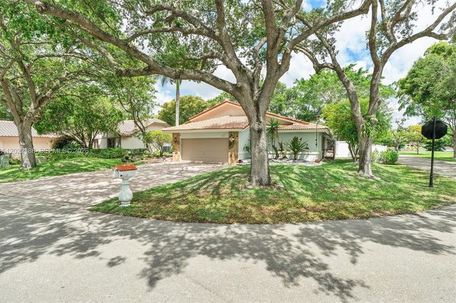 1001 SW 93rd Avenue, Plantation, FL 33324