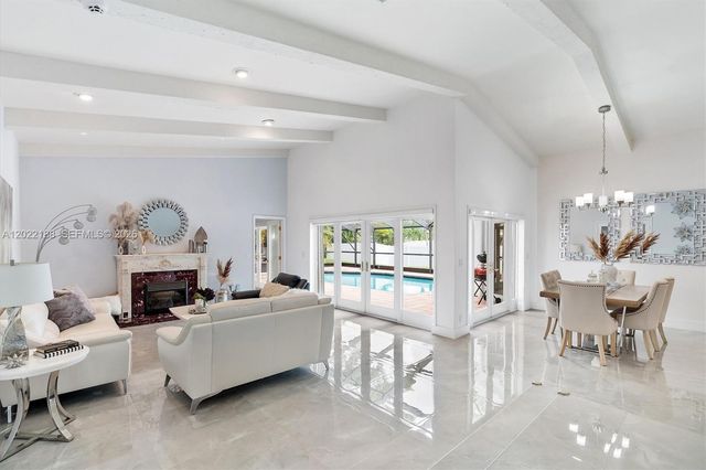 1001 SW 93rd Avenue, Plantation, FL 33324