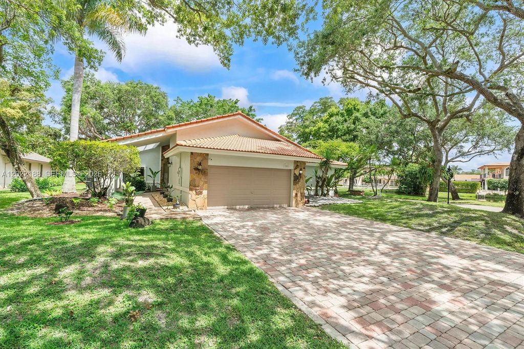 1001 SW 93rd Avenue, Plantation, FL 33324