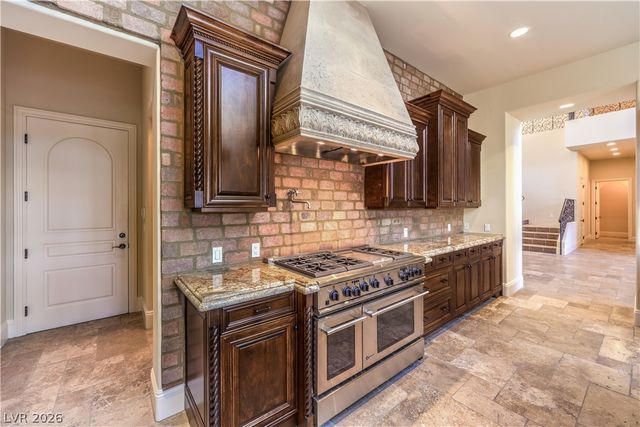 16 Anthem Pointe Court, Henderson, NV 89052