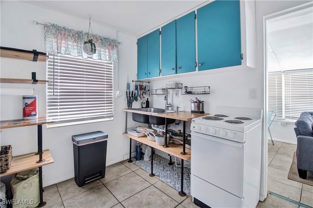 101 Pago Pago DR E, Naples, FL 34113