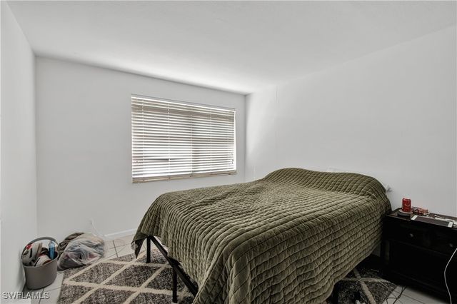 101 Pago Pago DR E, Naples, FL 34113