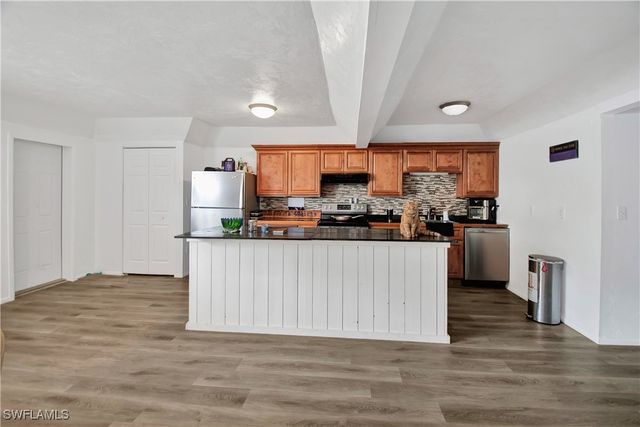 101 Pago Pago DR E, Naples, FL 34113