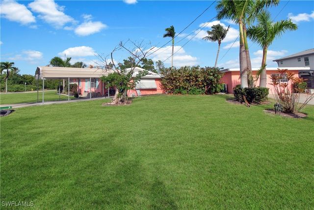 101 Pago Pago DR E, Naples, FL 34113