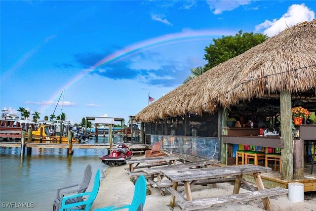 101 Pago Pago DR E, Naples, FL 34113