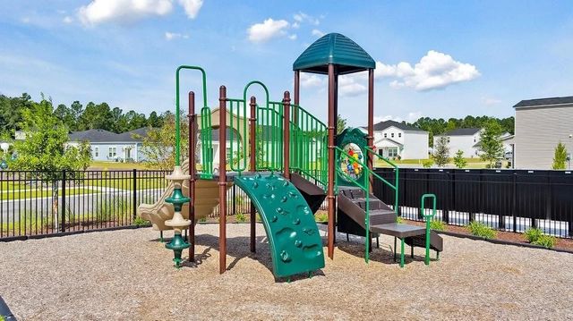 325 Pleasant Valley Dr, Loris, SC 29569