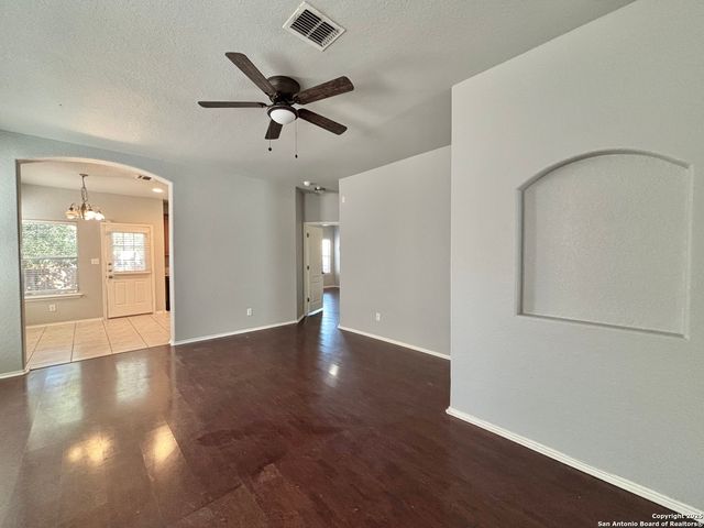 6631 Hartnet, Converse, TX 78109