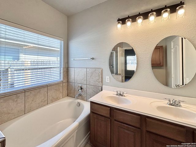 6631 Hartnet, Converse, TX 78109