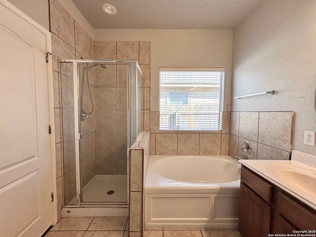 6631 Hartnet, Converse, TX 78109