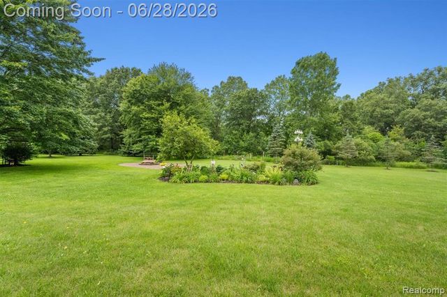 125 Olde Franklin Drive, Howell, MI 48855