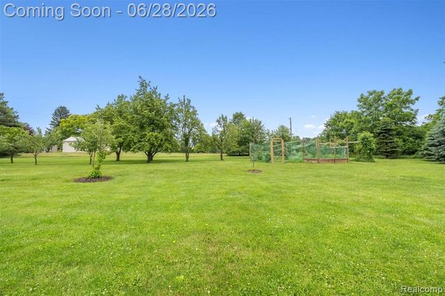 125 Olde Franklin Drive, Howell, MI 48855