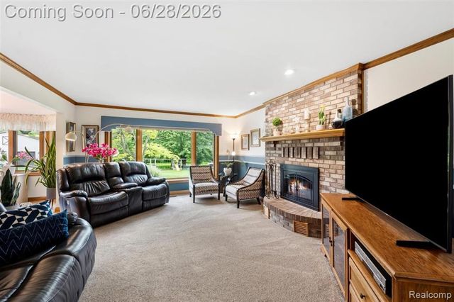 125 Olde Franklin Drive, Howell, MI 48855