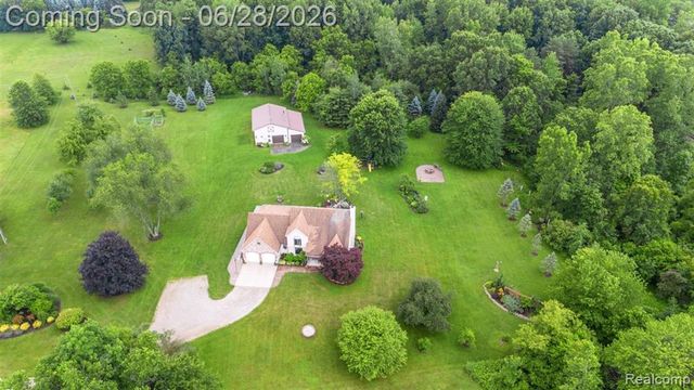 125 Olde Franklin Drive, Howell, MI 48855