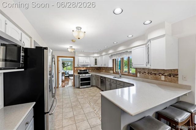 125 Olde Franklin Drive, Howell, MI 48855
