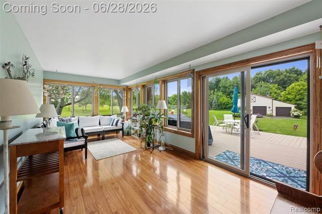 125 Olde Franklin Drive, Howell, MI 48855