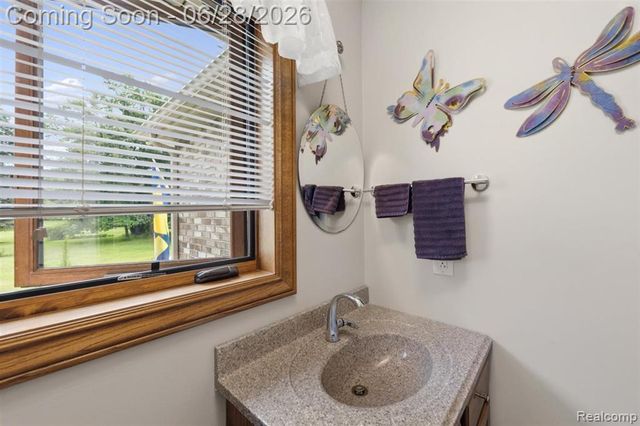 125 Olde Franklin Drive, Howell, MI 48855