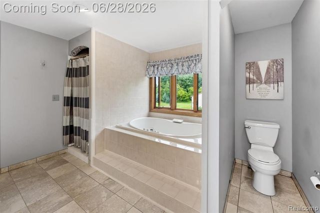 125 Olde Franklin Drive, Howell, MI 48855