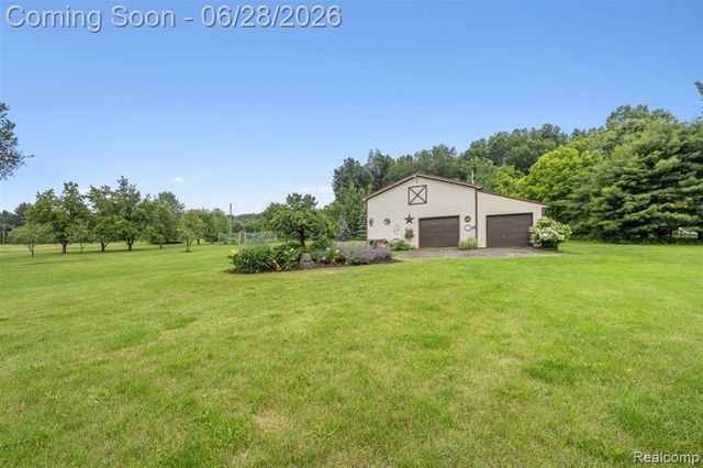 125 Olde Franklin Drive, Howell, MI 48855