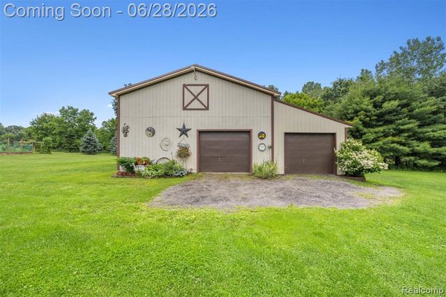 125 Olde Franklin Drive, Howell, MI 48855