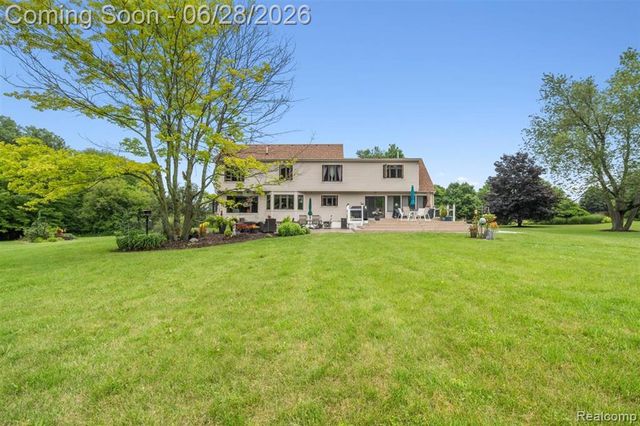 125 Olde Franklin Drive, Howell, MI 48855