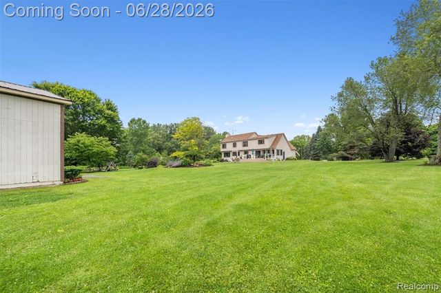 125 Olde Franklin Drive, Howell, MI 48855
