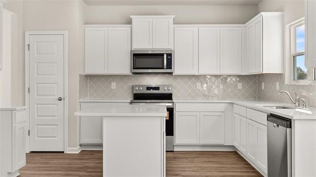 114 Aster Avenue, Locust Grove, GA 30248