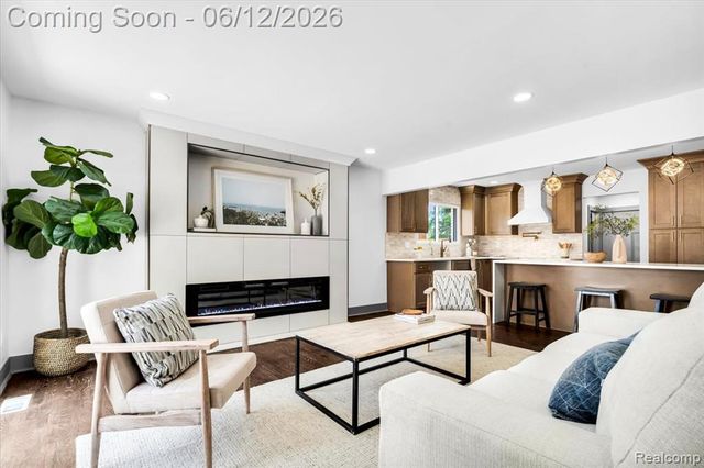 20200 Brookshire Street, Southfield, MI 48076