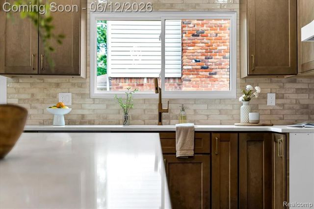 20200 Brookshire Street, Southfield, MI 48076