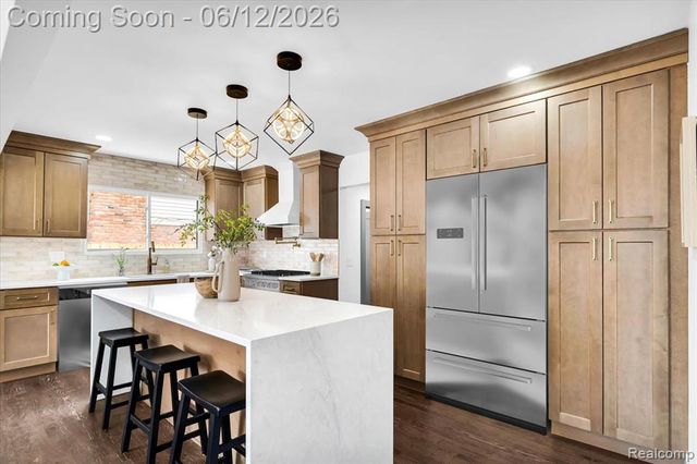 20200 Brookshire Street, Southfield, MI 48076
