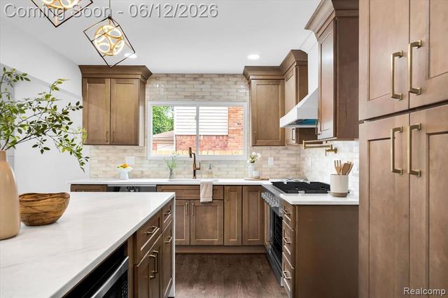 20200 Brookshire Street, Southfield, MI 48076