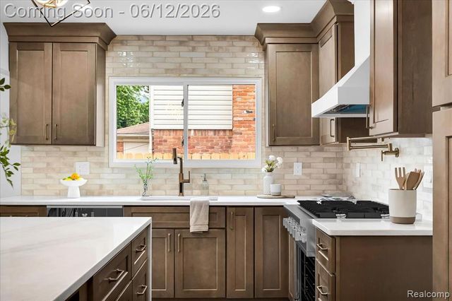 20200 Brookshire Street, Southfield, MI 48076