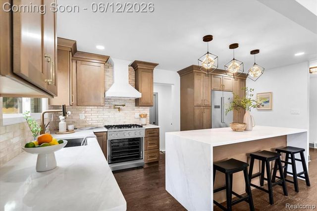 20200 Brookshire Street, Southfield, MI 48076