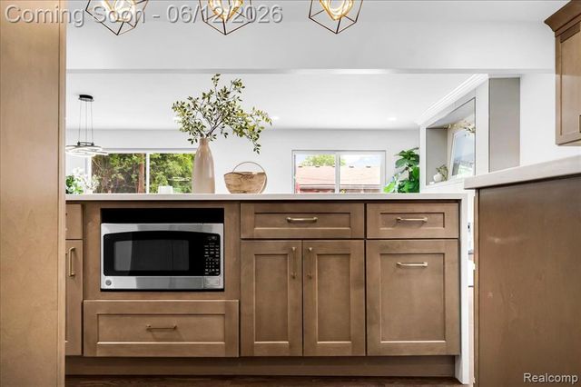 20200 Brookshire Street, Southfield, MI 48076