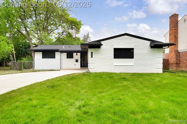 20200 Brookshire Street, Southfield, MI 48076