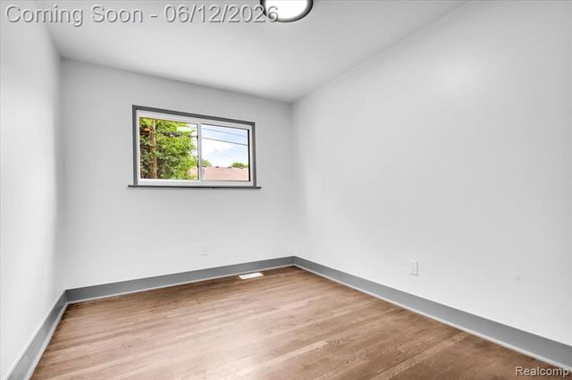 20200 Brookshire Street, Southfield, MI 48076