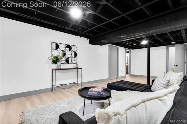 20200 Brookshire Street, Southfield, MI 48076