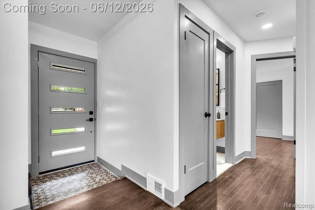 20200 Brookshire Street, Southfield, MI 48076
