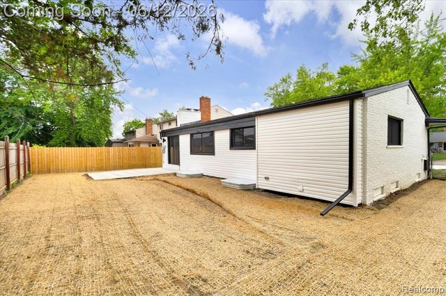 20200 Brookshire Street, Southfield, MI 48076
